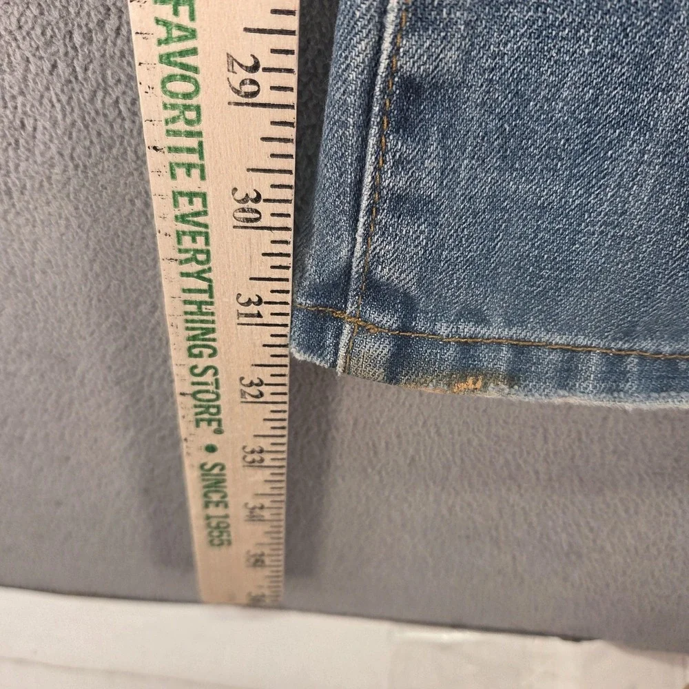 Levis Mens Jeans Blue Light Wash Regular Straight Fits 30x31‎